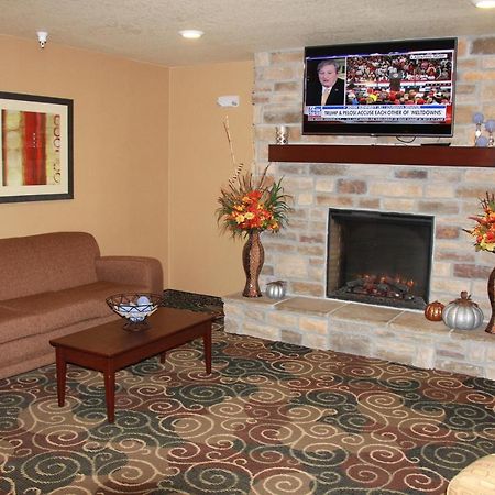 Castle Rock Inn & Suites - Quinter Eksteriør billede