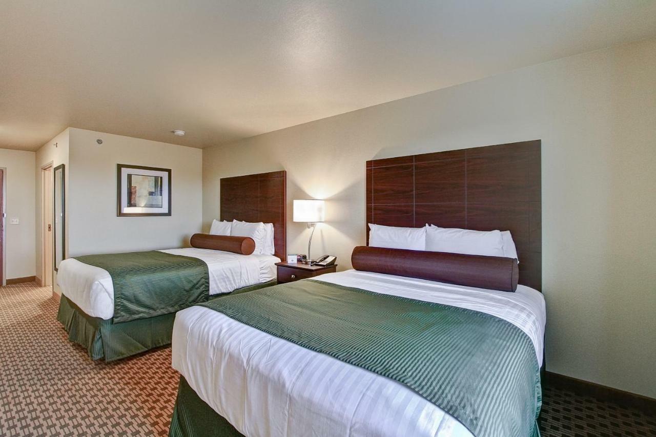 Castle Rock Inn & Suites - Quinter Eksteriør billede