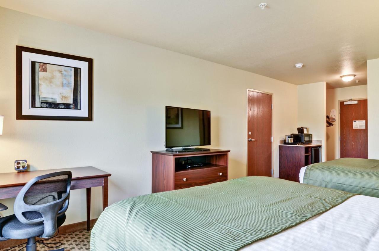 Castle Rock Inn & Suites - Quinter Eksteriør billede
