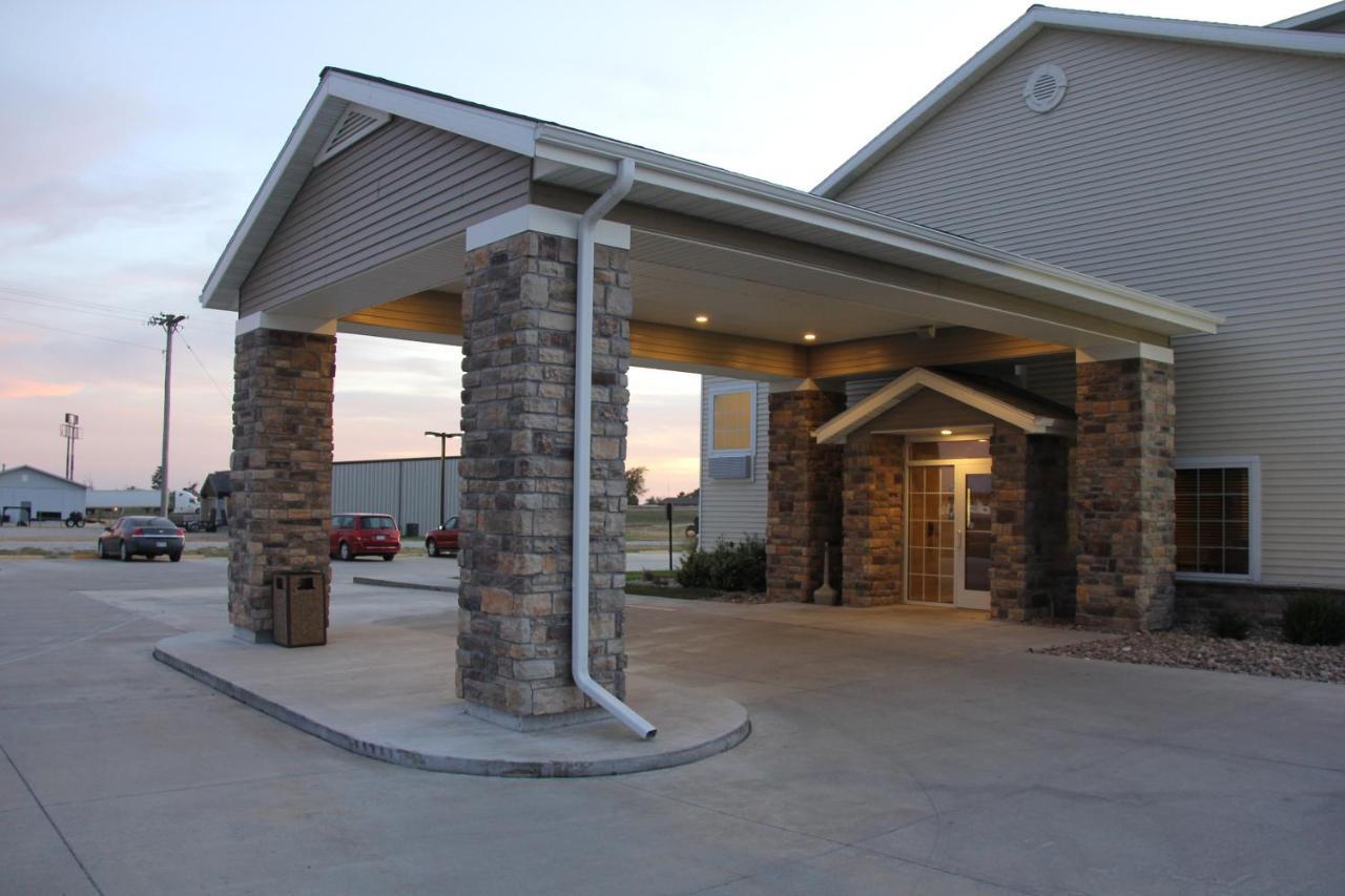 Castle Rock Inn & Suites - Quinter Eksteriør billede